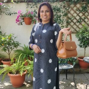 Elegant black slit top