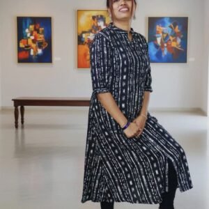 Elegant black slit top