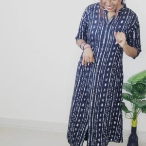 Elegant black slit top