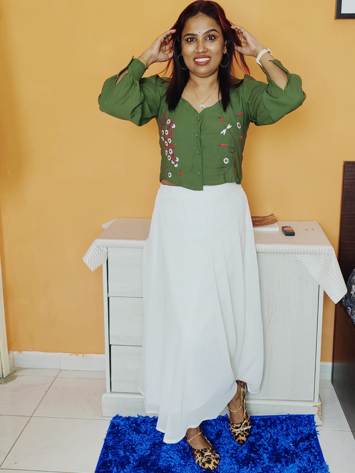 Green Embroidered Crop top - Image 5